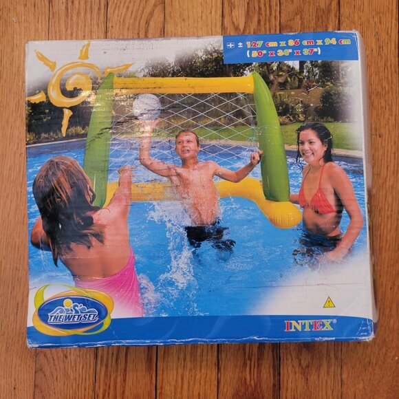 Intex Floating Water Polo Game Set Inflatable Ball Pool Parties Family Fun Summe - Picture 1 of 4
